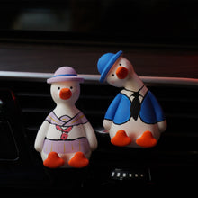 Laden Sie das Bild in den Galerie-Viewer, Car car aromatherapy cartoon refueling duck out of the wind, aromatherapy car, decorative creative ornament decoration - KTStechnixx
